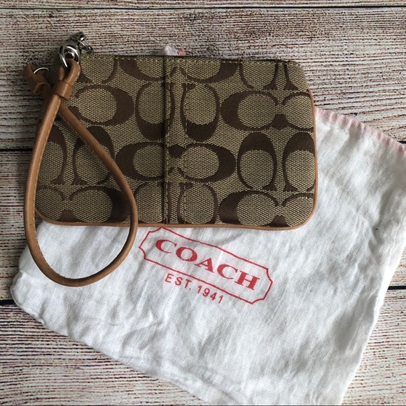 ❌ SOLD ❌ COACH Logo Wristlet w/ Dust Bag - Picture 5 of 6